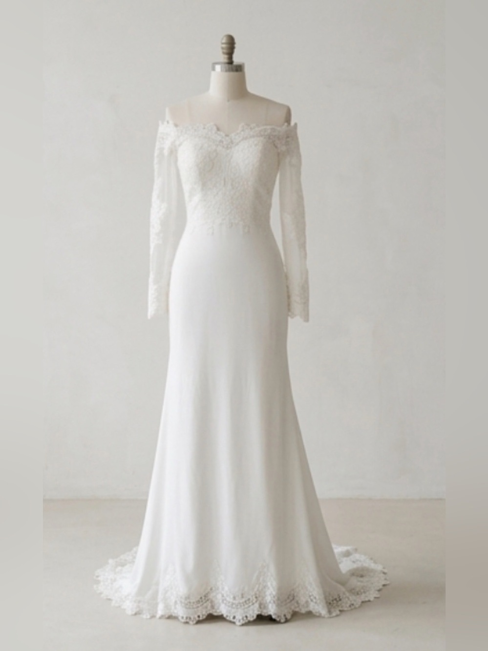 JJ's House Off-The-Shoulder Lace Illusion Wedding Dress - Size 6 (Unaltered)